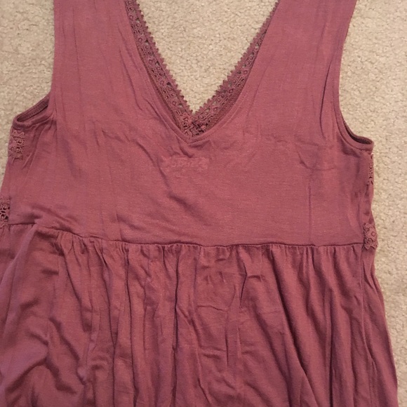Magenta v-neck tank top - Picture 3 of 4